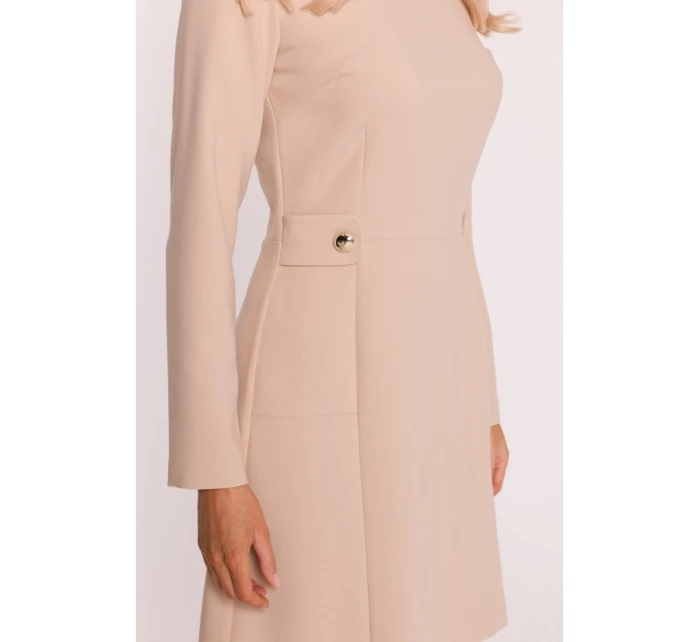 model 21319189 Šaty s ozdobnými knoflíky v pase béžové - STYLOVE model 21319189 Šaty s ozdobnými knoflíky v pase béžové - STYLOVE