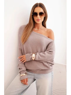 Dámsky asymetrický viskózový sveter netopier typu cappuccino