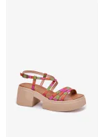 Sandále na podpätku model 215023 Krok v štýle Sandále na podpätku model 215023 Krok v štýle