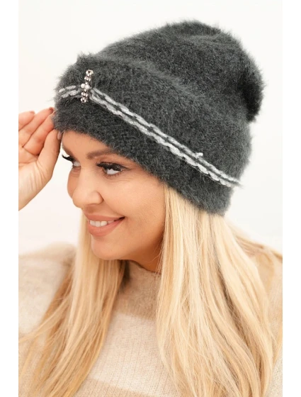 Dámska zimná čiapka s perlami a ozdobným vzorom graphite Dámska zimná čiapka s perlami a ozdobným vzorom graphite