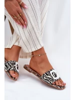 Ploché Dámské Pantofle S Přezkou Zebra model 21696485 - Boto