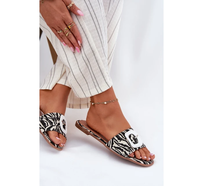 Ploché Dámské Pantofle S Přezkou Zebra model 21696485 - Boto