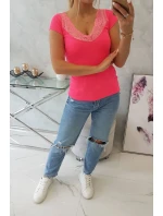 Blúzka s čipkovým výstrihom ružová neónová