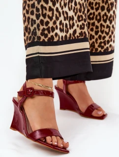 Lakované Dámské Sandály Na Klínu Bordové model 21689005 - Boto