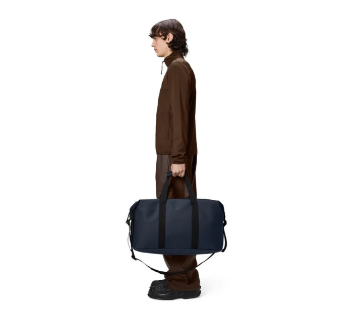 Cestovní taška cm 37 L WEEKEND BAG W3 47 NAVY model 21815031 - Rains Cestovní taška cm 37 L WEEKEND BAG W3 47 NAVY model 21815031 - Rains