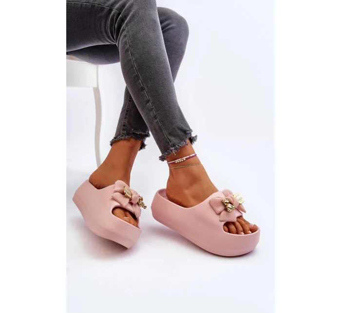 Dámské žabky s mašlí Růžové model 21652092 - Boto