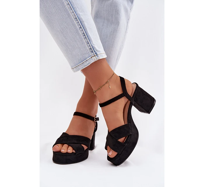 Sandále na podpätku model 226332 Krok v štýle