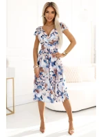 model 21081626 MATILDE Dámské šaty s výstřihem a krátkými rukávy béžové a modré květy - numoco