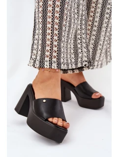 Damskie Klapki Z Eko Skóry Na Słupku I Platformie Czarne Tamirella