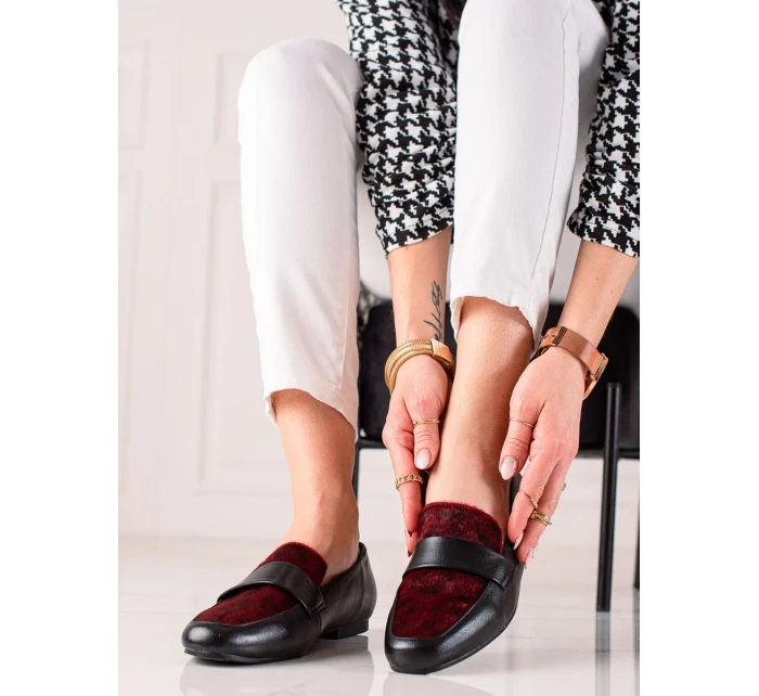 Designové  polobotky černé dámské na plochém podpatku