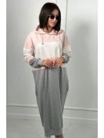 Trikolórne šaty s kapucňou púdrovo ružová + ecru + šedá Trikolórne šaty s kapucňou púdrovo ružová + ecru + šedá