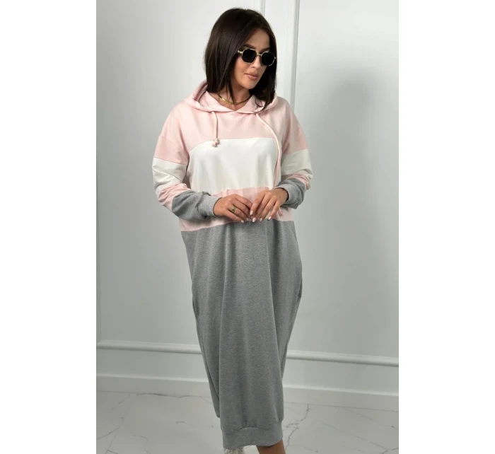 Trikolórne šaty s kapucňou púdrovo ružová + ecru + šedá Trikolórne šaty s kapucňou púdrovo ružová + ecru + šedá