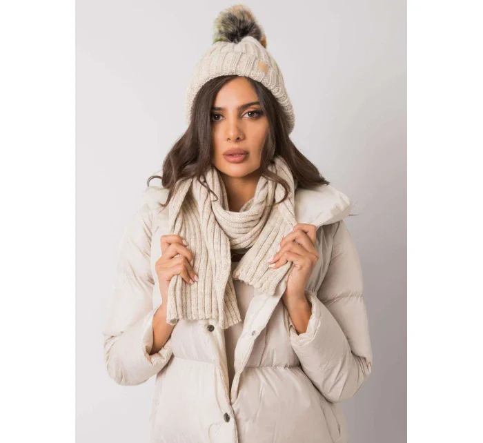 Set čepice a šály JK KMPL 7 model 15897687 béžová - FPrice Set čepice a šály JK KMPL 7 model 15897687 béžová - FPrice