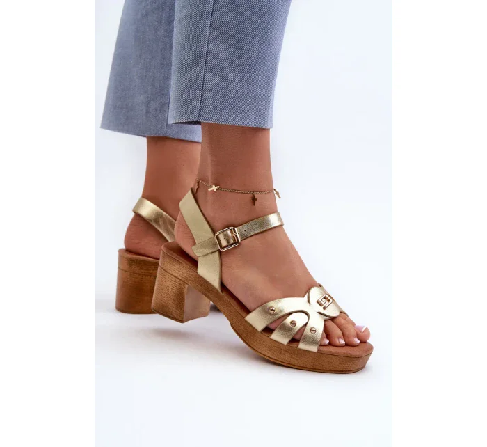 Dámske sandále na vysokom podpätku z ekokože, zlaté Assames Dámske sandále na vysokom podpätku z ekokože, zlaté Assames