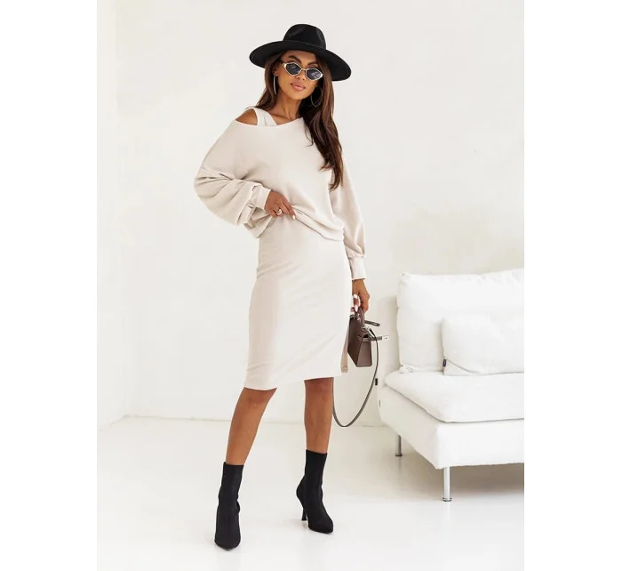 Dámsky pletený set v ecru farbe so šatami bez rukávov (82138) Dámsky pletený set v ecru farbe so šatami bez rukávov (82138)