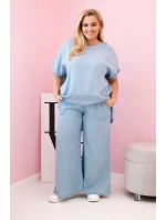 Dámská souprava Plus Size z model 21142682 halenka a kalhoty s vázáním světle džínový - K-Fashion