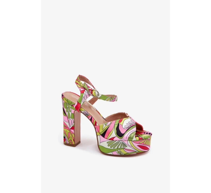 Sandále na podpätku model 214389 Krok vo veľkom štýle