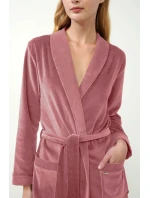Dámský sametový župan model 21782935 Pudr růžová - Vamp Dámský sametový župan model 21782935 Pudr růžová - Vamp