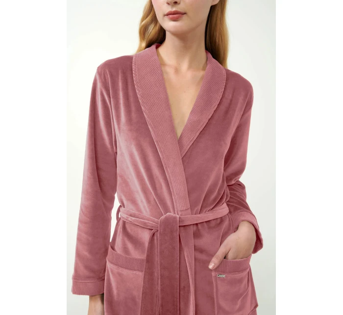 Dámský sametový župan model 21782935 Pudr růžová - Vamp Dámský sametový župan model 21782935 Pudr růžová - Vamp