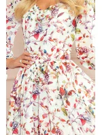 ZOE - Vzdušné dámske šifónové šaty s dekoltom, farebné kvety na svetlom pozadí 305-1