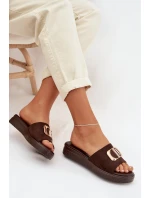 Dámské pantofle se zlatým detailem čokoládové model 22027941 - Boto Dámské pantofle se zlatým detailem čokoládové model 22027941 - Boto