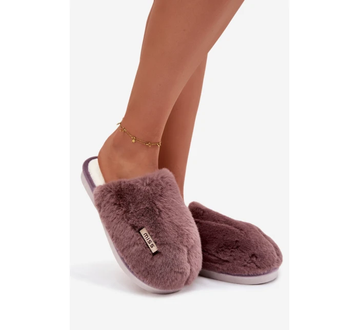 Kožešinové dámské pantofle tmavě fialové model 21772486 - Boto Kožešinové dámské pantofle tmavě fialové model 21772486 - Boto
