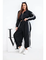 Dámský bavlněný komplet s oversized kalhotami a model 22294718 pruhy černý - K-Fashion Dámský bavlněný komplet s oversized kalhotami a model 22294718 pruhy černý - K-Fashion