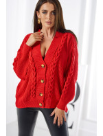 Červený sveter s gombíkmi