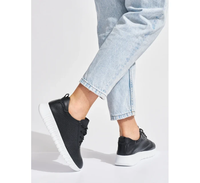 Štýlové dámske čierne topánky na platforme Štýlové dámske čierne topánky na platforme