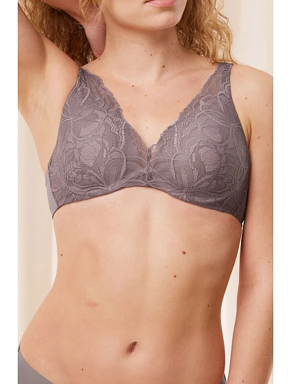 Model Push-up 230071 Triumph Model Push-up 230071 Triumph