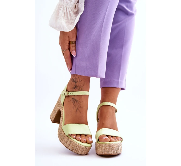 Pohodlné semišové sandály na podpatku Světle zelená model 21613574 - Boto