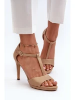 Dámské sandály na podpatku z ekokože béžové model 21658225 - VINCEZA Dámské sandály na podpatku z ekokože béžové model 21658225 - VINCEZA