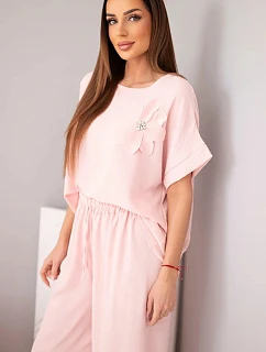 Dámsky viskózový set s ozdobným kvetom a širokými nohavicami púdrovo ružovej farby