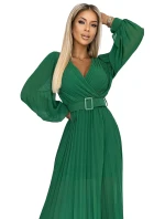 KLARA Světle zelené dámské plisované šaty s výstřihem a opaskem model 21109897 - numoco basic KLARA Světle zelené dámské plisované šaty s výstřihem a opaskem model 21109897 - numoco basic