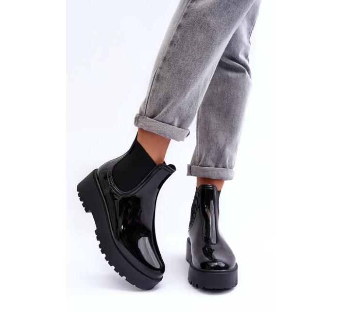 Lakované kozačky na platformě Big Star Černá