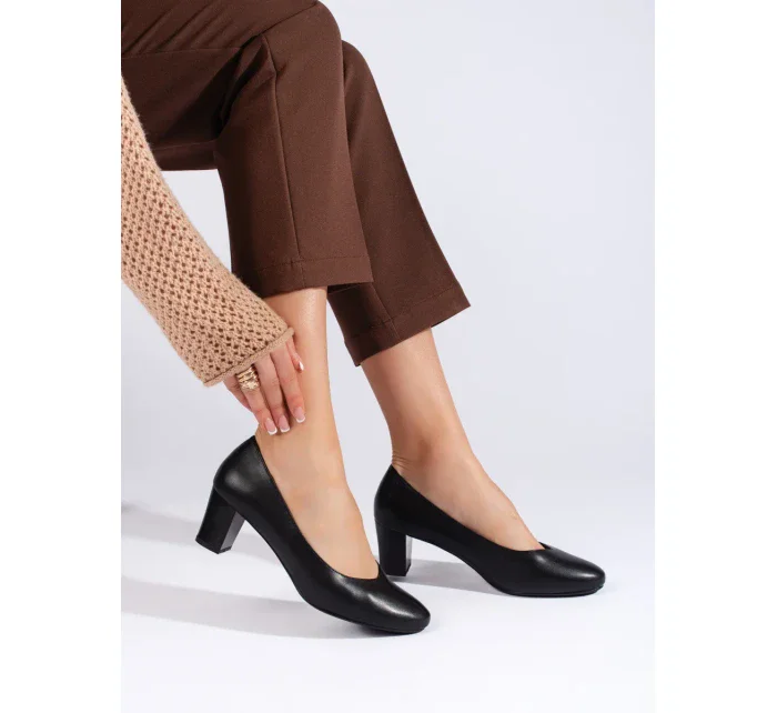 Trendy černé dámské lodičky na širokém podpatku Trendy černé dámské lodičky na širokém podpatku