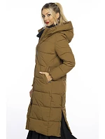 Dlouhá hnědá vypasovaná dámská zimní bunda model 21247561 - Ann Gissy Dlouhá hnědá vypasovaná dámská zimní bunda model 21247561 - Ann Gissy