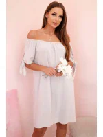 Dámske viskózové šaty s viazaním na rukávoch béžovej farby Dámske viskózové šaty s viazaním na rukávoch béžovej farby