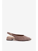 Kožené semišové dámské sandály na nízkém podpatku model 22140907 Béžové - D&A