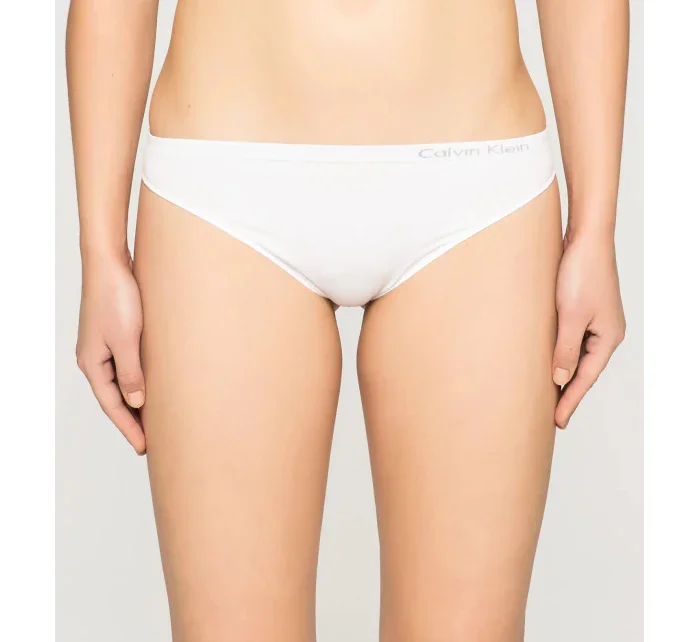 Tangá Pure Seamless QD3544E biela T | O Calvin Klein Tangá Pure Seamless QD3544E biela T | O Calvin Klein