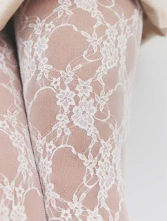 DONATELLA - ČIPKOVANÉ PANČUCHY