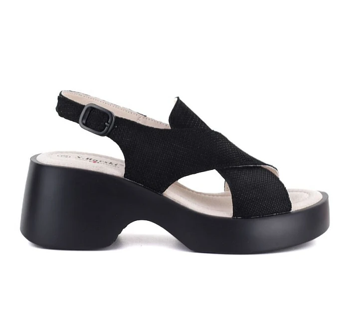 Dámske kožené sandále na platforme čierne S.Barski 7005