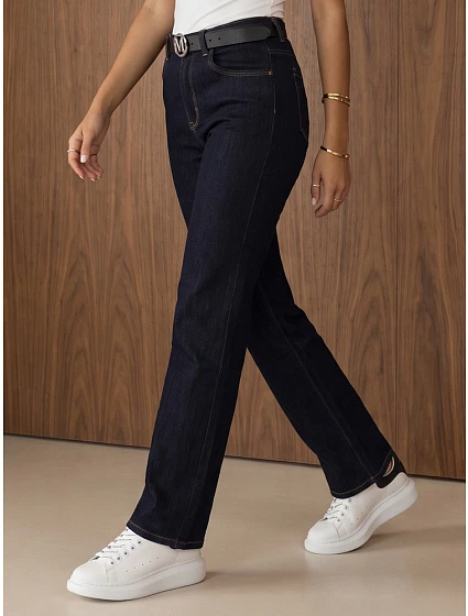 Jeansy damskie fit z paskiem granatowe model 22394661 - FashionStreet Jeansy damskie fit z paskiem granatowe model 22394661 - FashionStreet