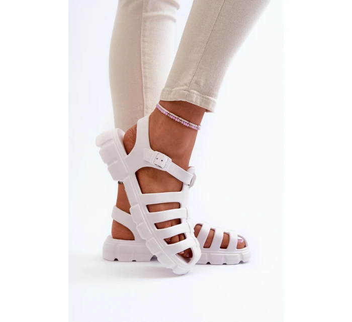 Dámské pěnové sandály bílé model 21654487 - Boto