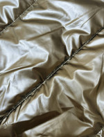Zlatá dámska vesta s asymetrickým zipsom (16M9117-403)