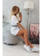 Šaty s ozdobným páskem bílé