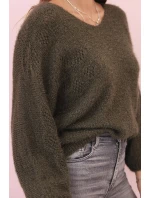 Dámsky mohérový sveter s výstrihom do V v khaki farbe