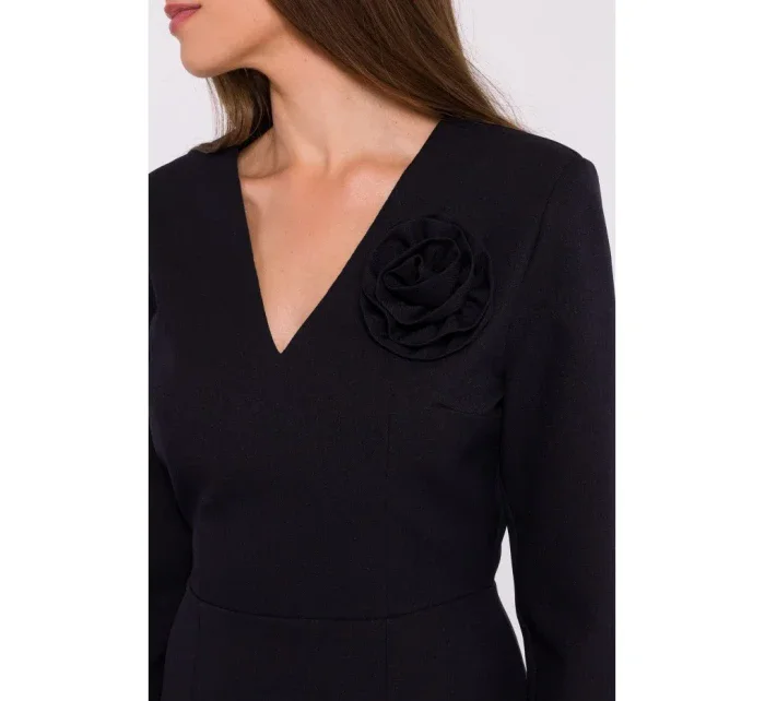 model 20502996 Květinové tužkové šaty černé - STYLOVE