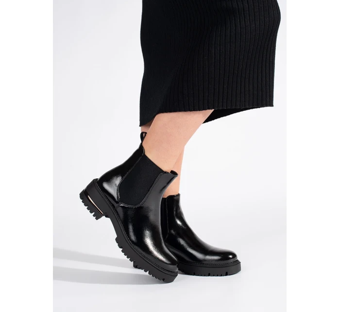 Krásné kotníčkové boty černé dámské na plochém podpatku Krásné kotníčkové boty černé dámské na plochém podpatku