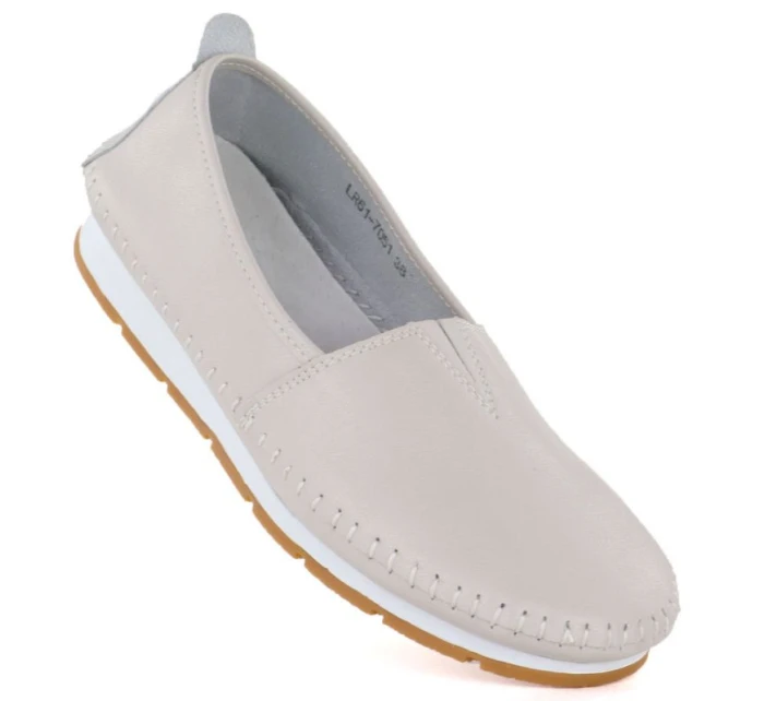 Dámská kožená nazouvací obuv béžová model 22015029 - S.Barski Dámská kožená nazouvací obuv béžová model 22015029 - S.Barski